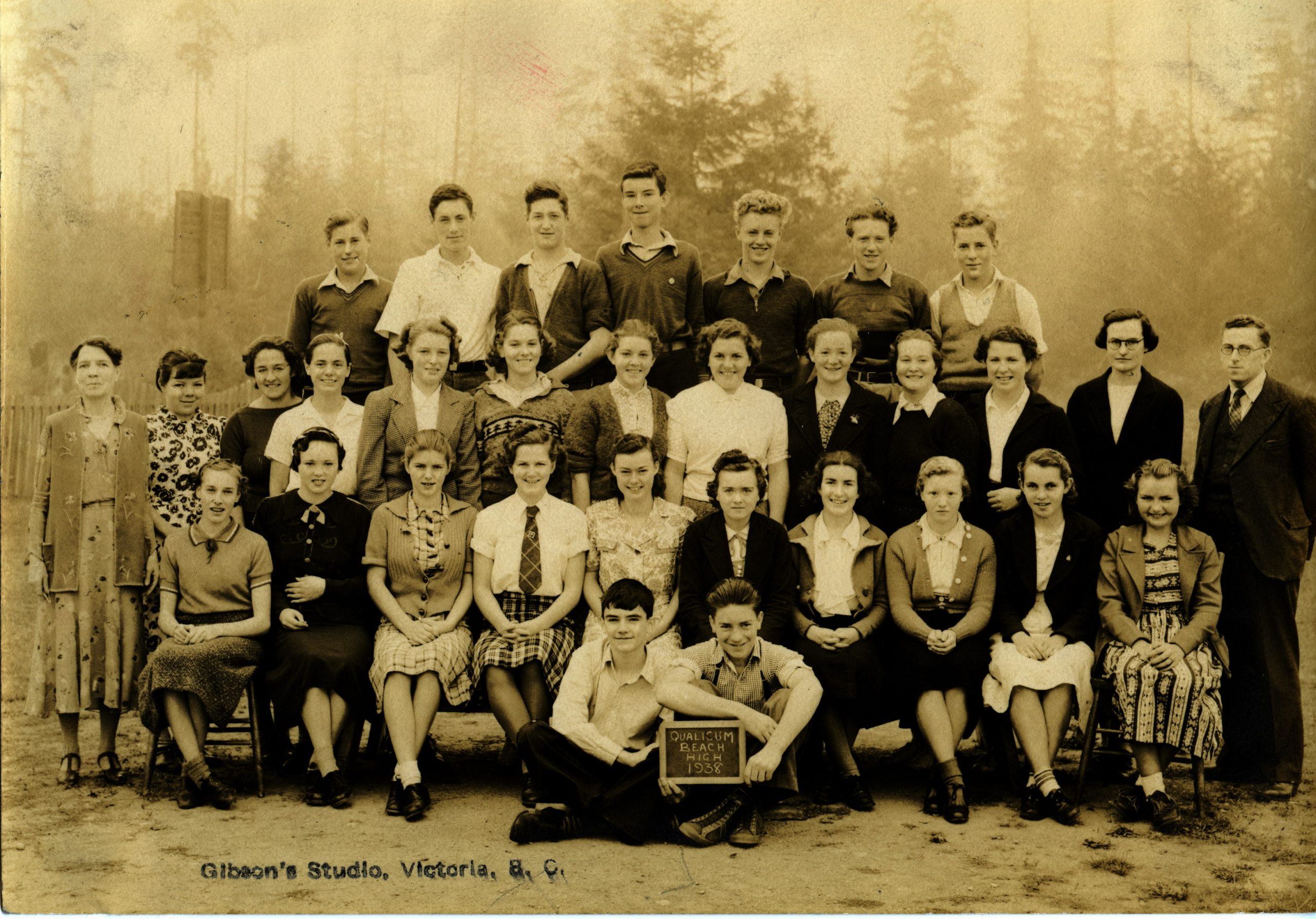 Qualicum Beach High School Class of 1938 - Qualicum Beach Museum